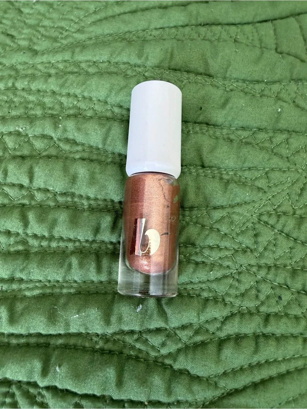 Beauty counter bronze metallic